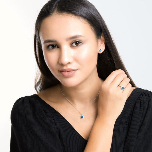 Ring 18k White Gold London Blue Topaz, Diamond 0.14 ct, 28 Stones, brilliant, w-si